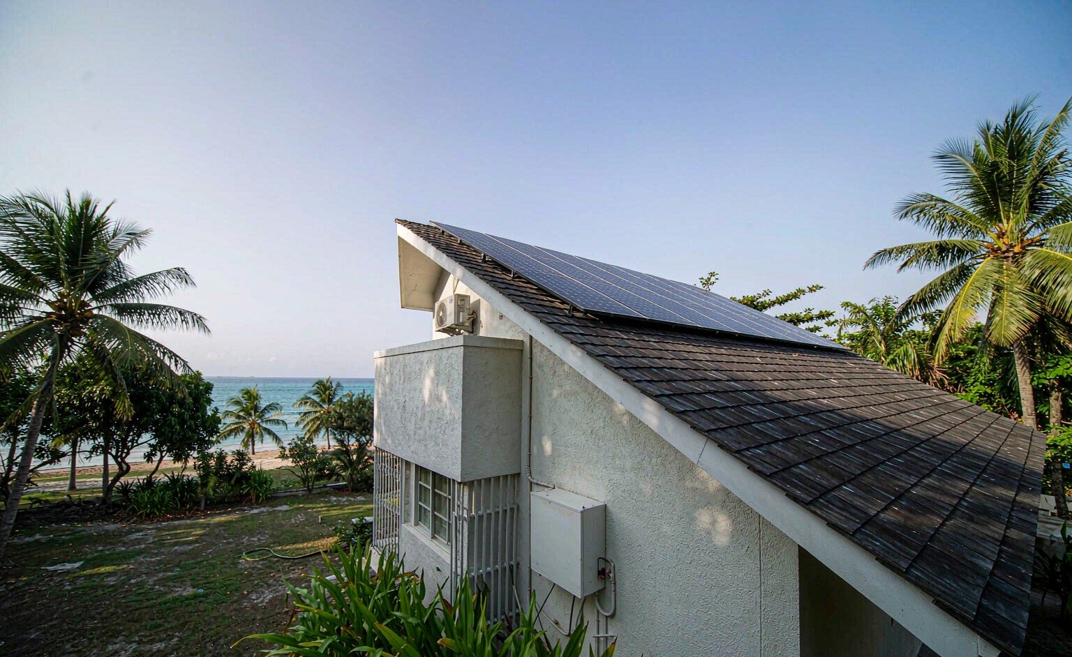 Off grid home energy storage solution for Indonesian islands: 5 kWh wall mounted batteries and 6.2 kW hybrid inverter configuration detailed explanation