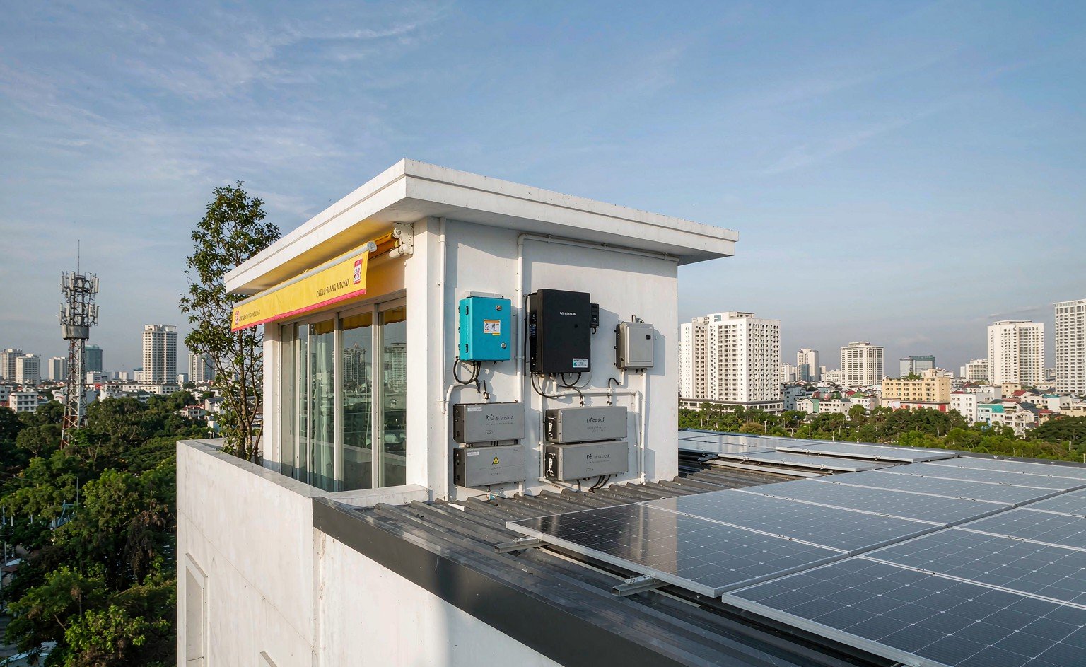 Vietnam's industrial and commercial energy storage solution: 5 kWh wall mounted batteries+6.2 kW hybrid inverter and rooftop photovoltaic configuration detailed explanation